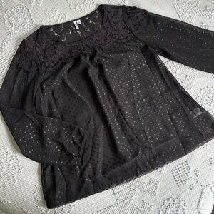 Elle women size extra large black polka‎ dot and lace long sleeve unlined blouse